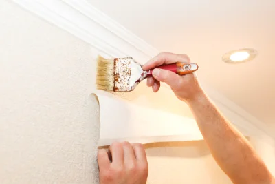 Pose de papier peint à Beaulieu-sous-la-Roche — revêtements muraux et toiles de verre
